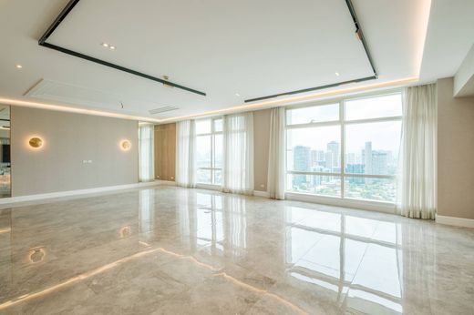 Apartment in Makati City, Southern Manila District