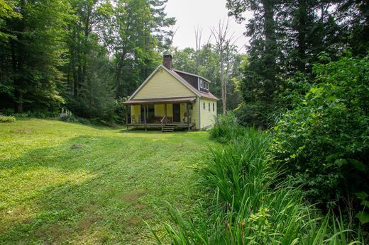 Detached House in Falls Village, Litchfield County