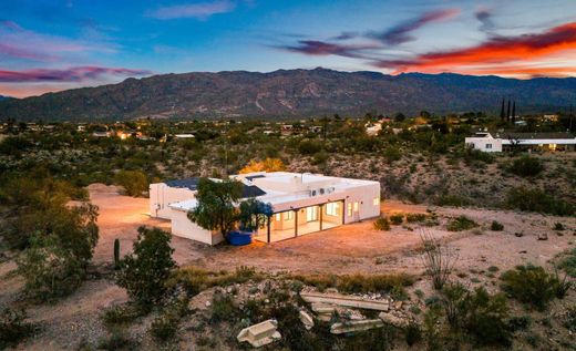 Detached House in New Tucson, Pima County