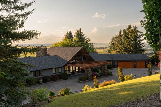 Rocky View, Albertaの一戸建て住宅