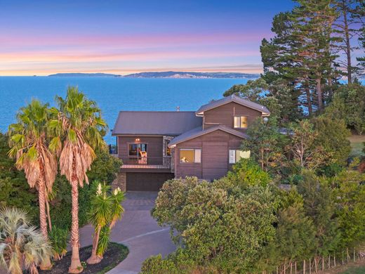 Luxury home in Rodney Point, Auckland