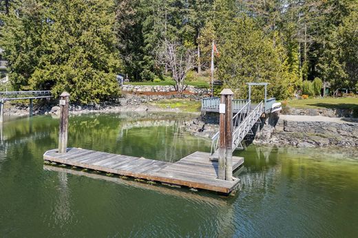 Detached House in Halfmoon Bay, Sunshine Coast Regional District