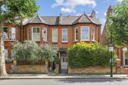 Semidetached House in London, Greater London