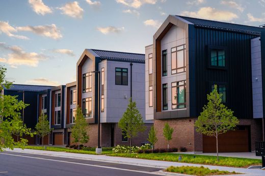 Apartment in Ashwaubenon, Brown County
