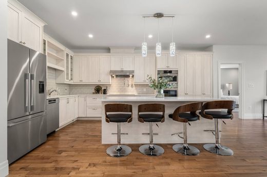 Detached House in Prince Edward, Ontario
