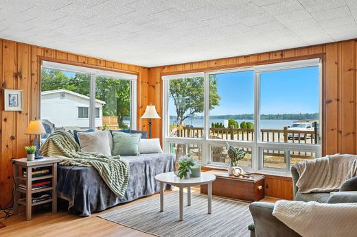 Apartment / Etagenwohnung in Gravenhurst, Ontario