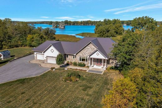 Detached House in Prince Edward, Ontario