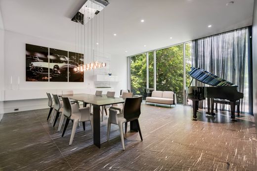 Detached House in Toronto, Ontario