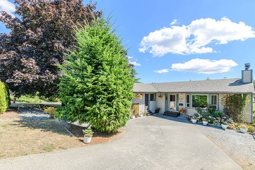 Detached House in Victoria, Capital Regional District