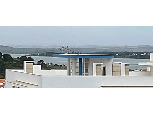 Semidetached House in Caldas da Rainha, Distrito de Leiria