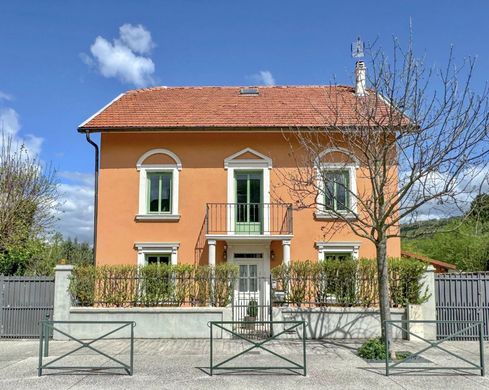 Villa en Aix-les-Bains, Saboya
