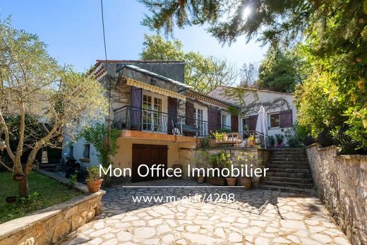 Luxury home in Mimet, Bouches-du-Rhône