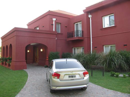 Luxury home in City Bell, Partido de La Plata