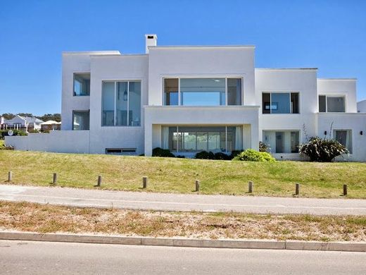 Luxury home in La Barra, Maldonado