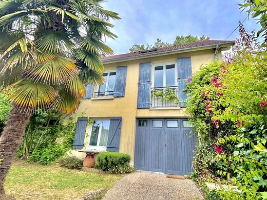 Luxury home in Igny, Essonne