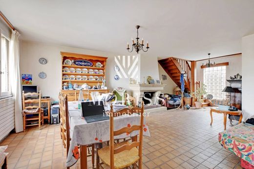 Maison de luxe à Bagnolet, Seine-Saint-Denis