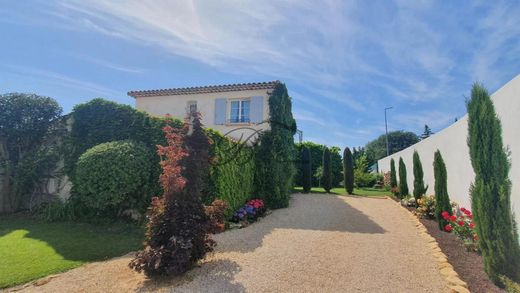 Luxury home in Villelaure, Vaucluse