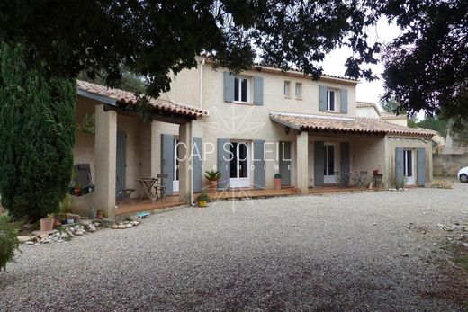Luxury home in Venasque, Vaucluse