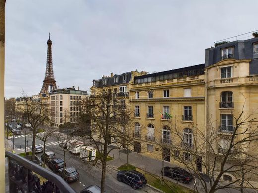 Apartment in Tour Eiffel, Invalides – Ecole Militaire, Saint-Thomas d’Aquin, Paris