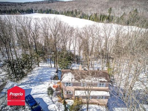 Country House in Mille-Isles, Laurentides