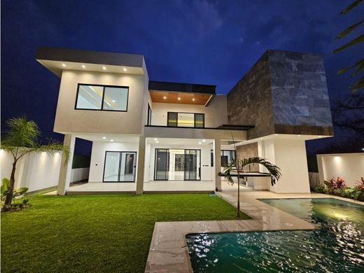 Luxury home in Atlatlahucan, Morelos