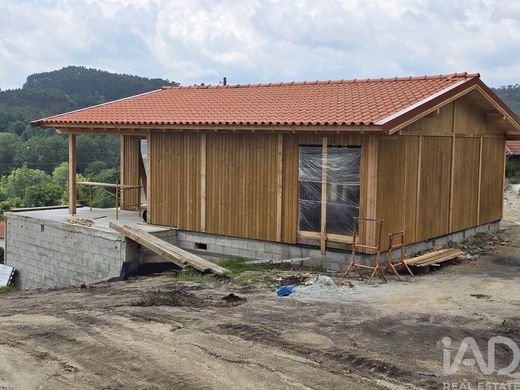 Land in Serzedelo, Póvoa de Lanhoso