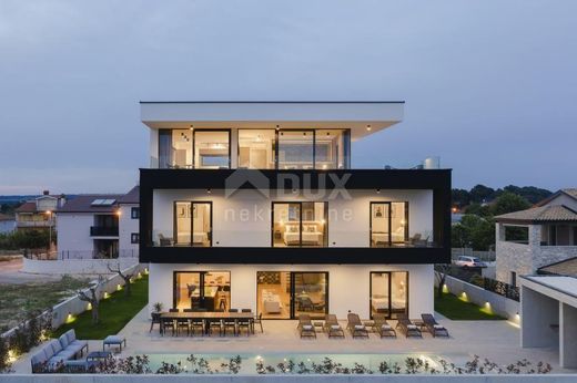 Luxury home in Pula, Grad Pula