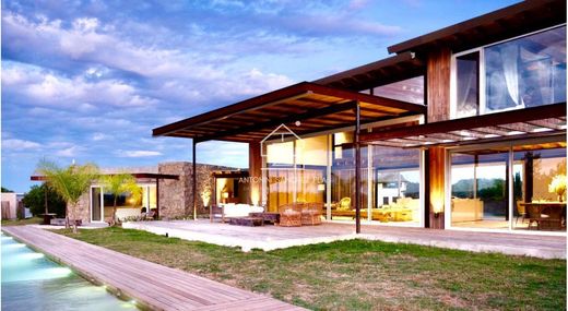 Detached House in Manantiales, Maldonado