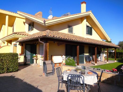 Villa - Formello, Roma