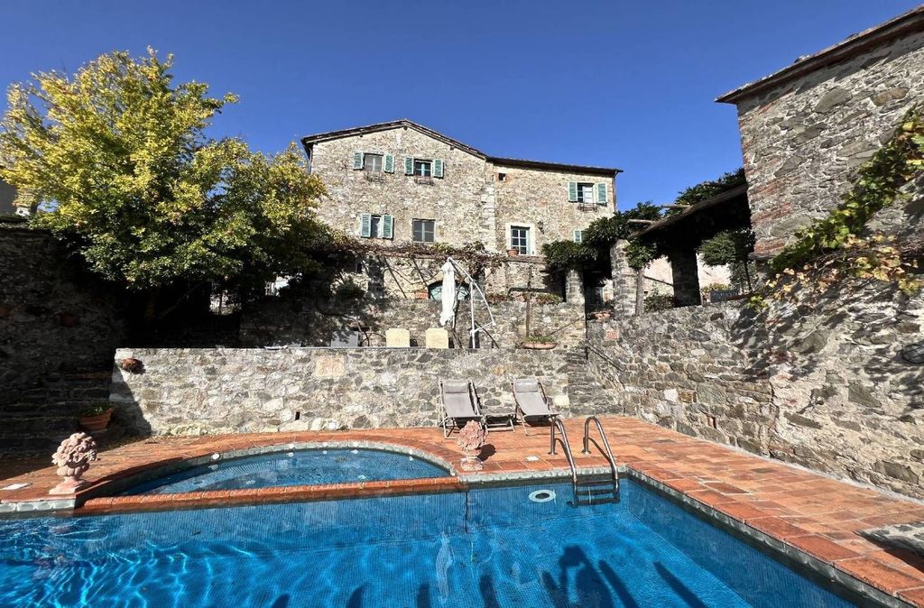 Lussuoso casale in vendita Via per Pieve di Brancoli, Lucca, Toscana