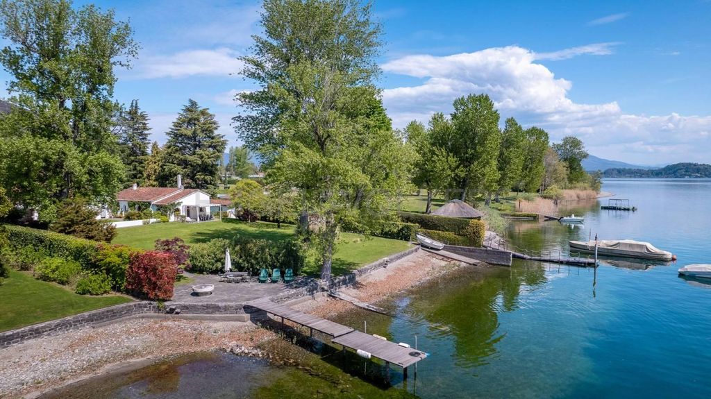 Villa di 425 mq in vendita Via al Campeggio, 42, Lesa, Piemonte