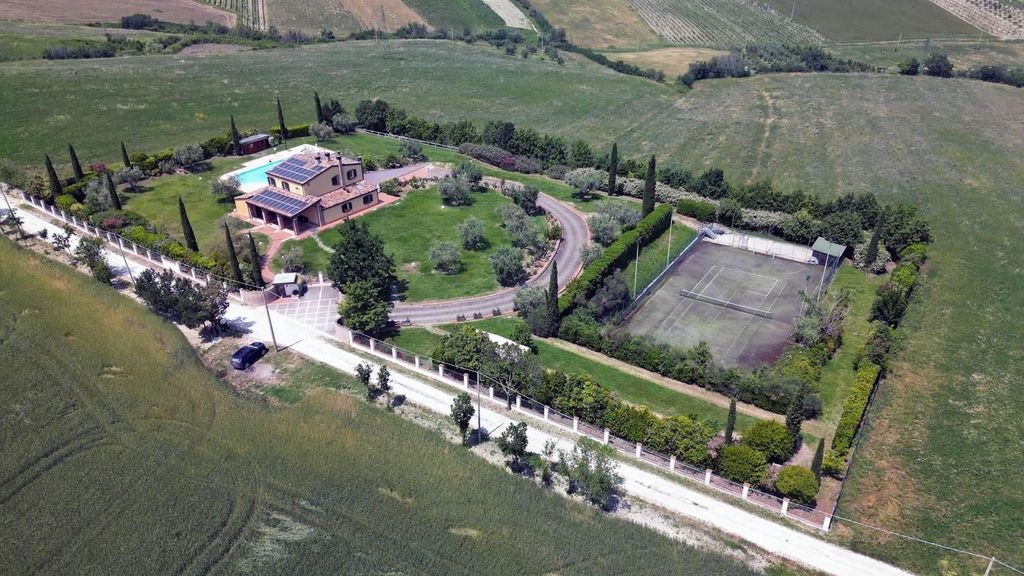Prestigiosa villa di 300 mq in vendita Rimini, Italia