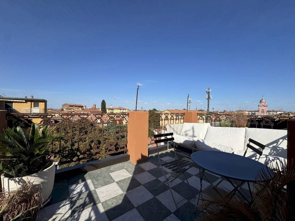 1 bedroom luxury Apartment for sale in via dell'Oro, Bologna, Emilia-Romagna