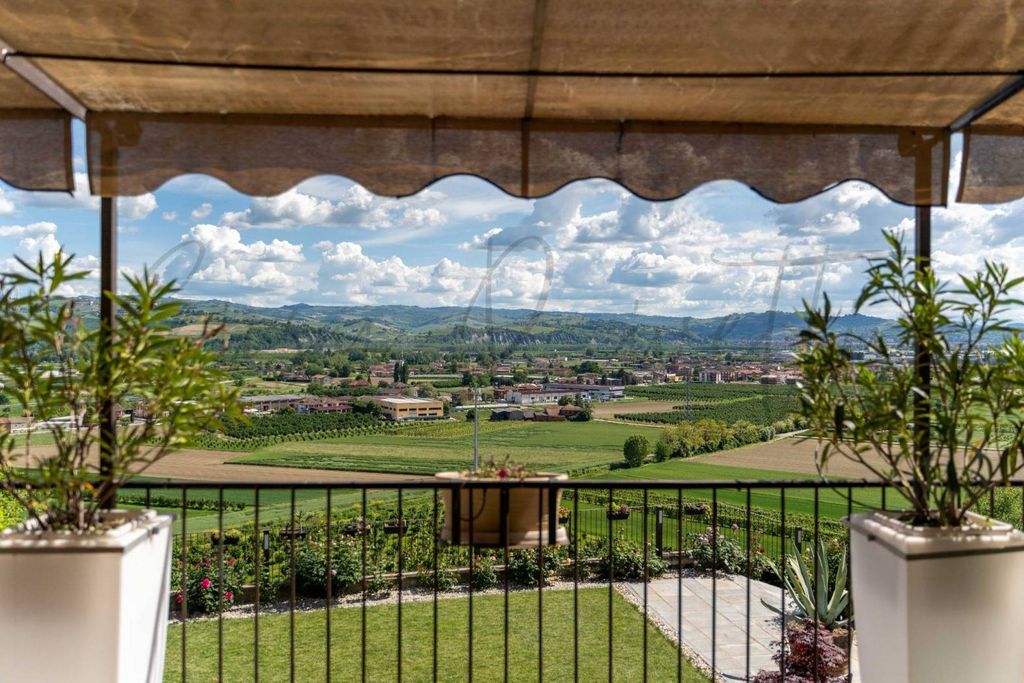 Villa di 543 mq in vendita Frazione Biano, 30, Guarene, Cuneo, Piemonte