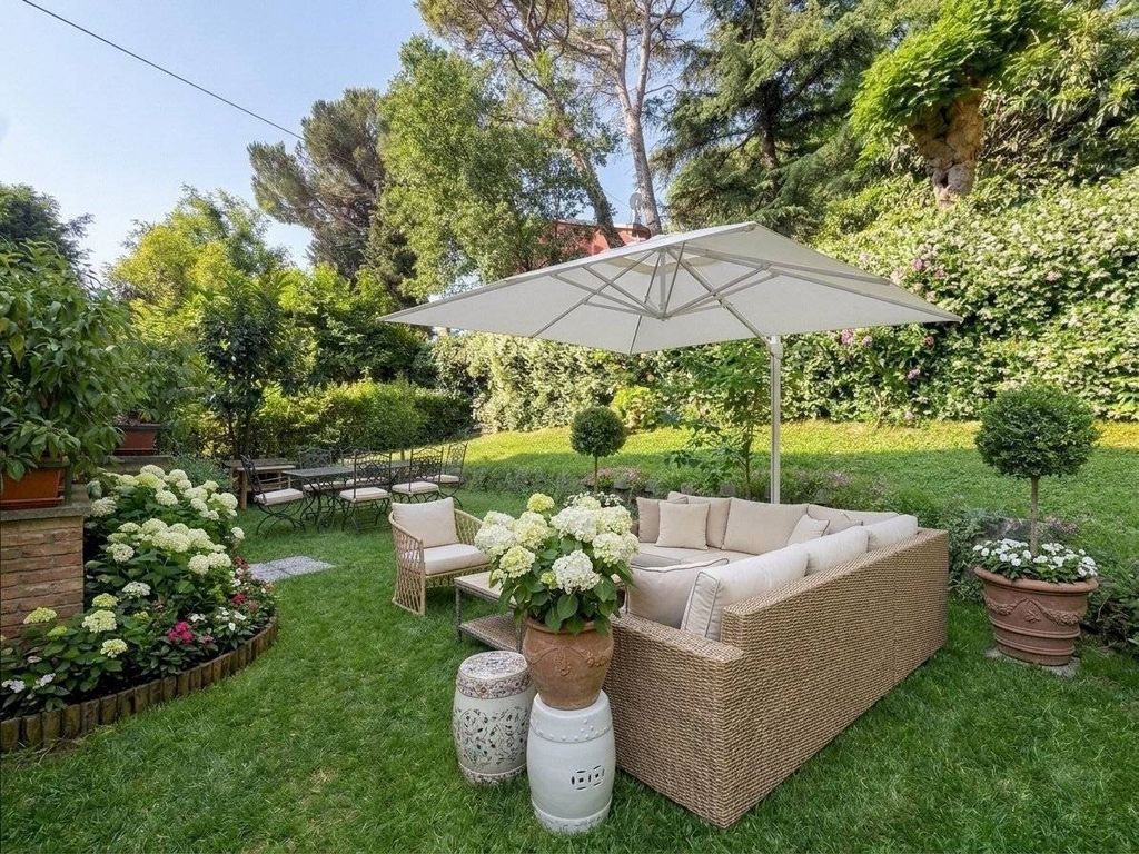 3 room luxury Flat for sale in via Alamandini, Bologna, Emilia-Romagna