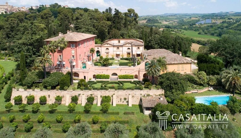 Esclusiva villa di 1600 mq in vendita Piazza 25 Aprile, 1, Colli del Tronto, Ascoli Piceno, Marche