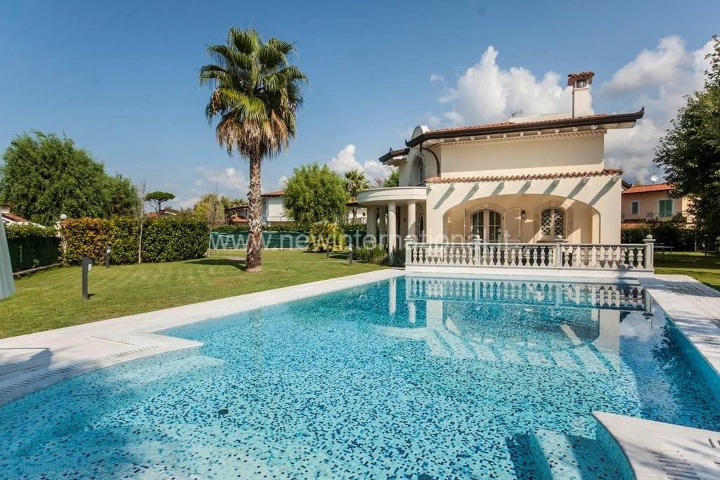 Prestigiosa villa in vendita Via Sant'Elme, Forte dei Marmi, Toscana