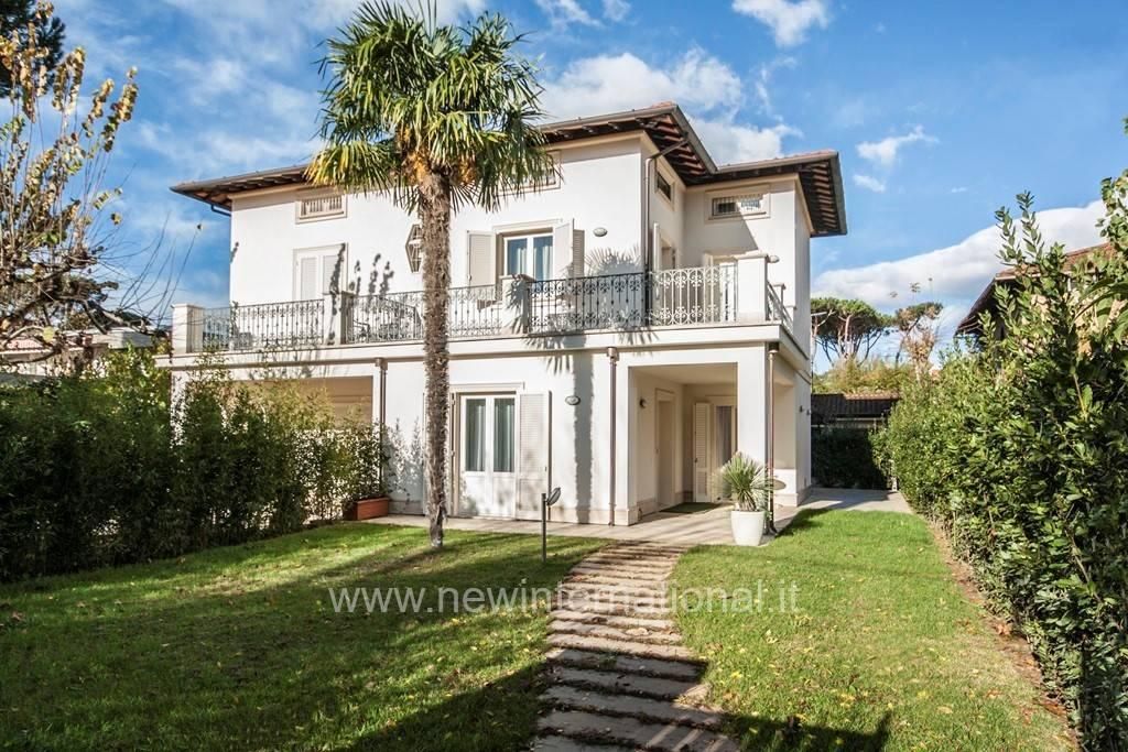 Esclusiva villa in vendita Via Alfredo Catalani, Forte dei Marmi, Toscana