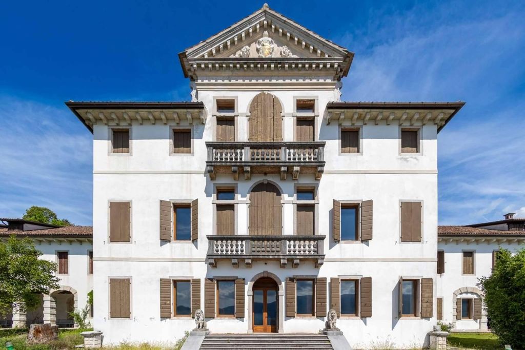 Esclusiva villa di 1730 mq in vendita via San Lorenzo, Belluno, Veneto