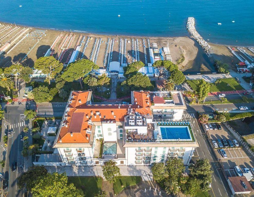 Luxury penthouse for sale in Viale Vittorio 2, Sestri Levante
