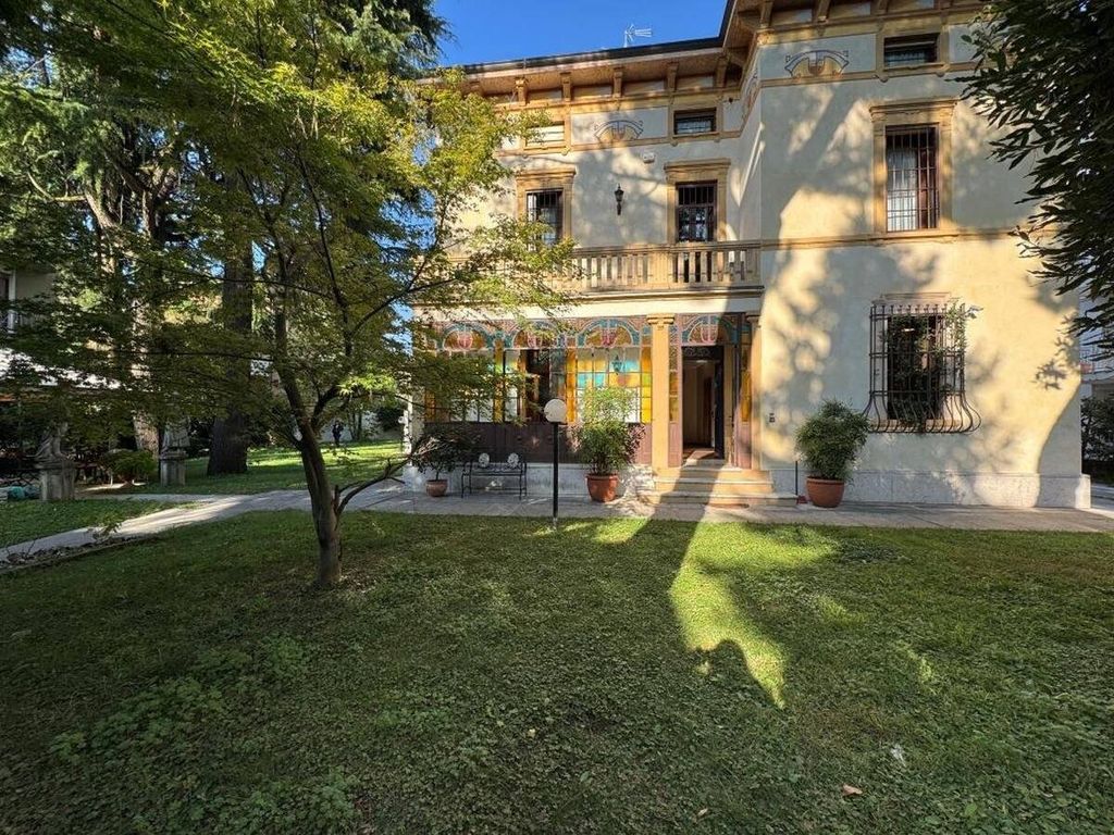 7 bedroom luxury Villa for sale in Via della Pace, 5, Verona, Veneto