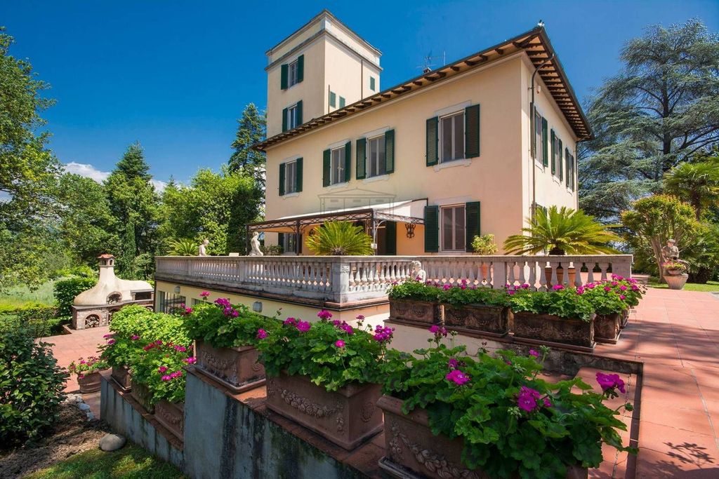 Prestigiosa villa in vendita Lucca, Italia