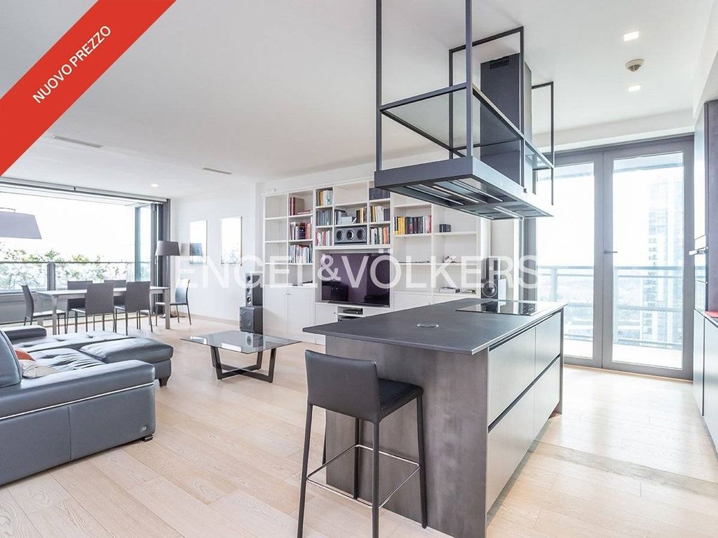 Элитная квартира в продажа Viale Giorgio Ribotta, Рим, Lazio