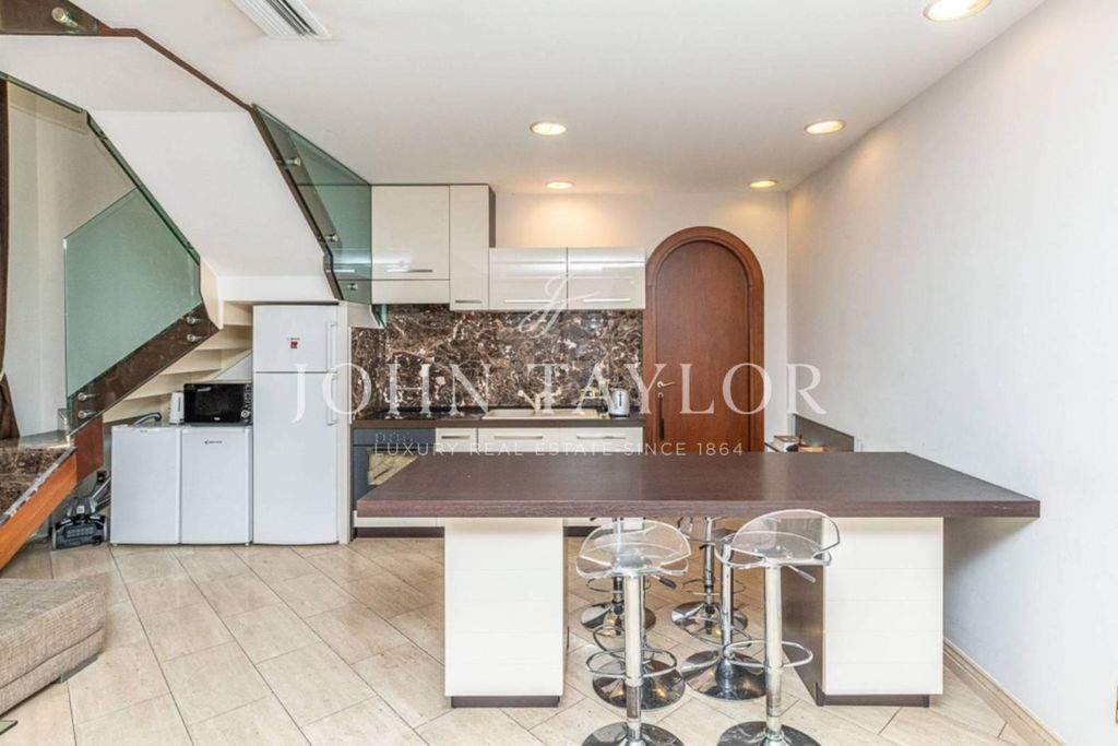 5 room luxury Flat for rent in Via Festa del Perdono, Milan, Lombardy