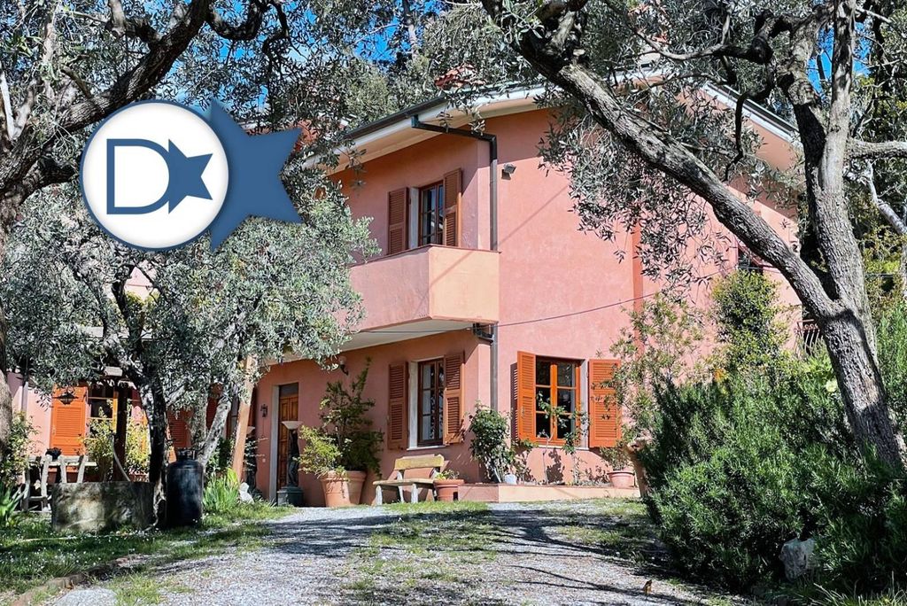 Prestigiosa villa di 386 mq in vendita Via Gignola, Fosdinovo, Toscana