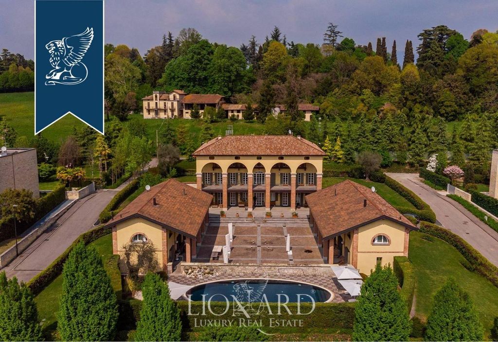 Prestigiosa villa di 1550 mq in vendita Merate, Lombardia
