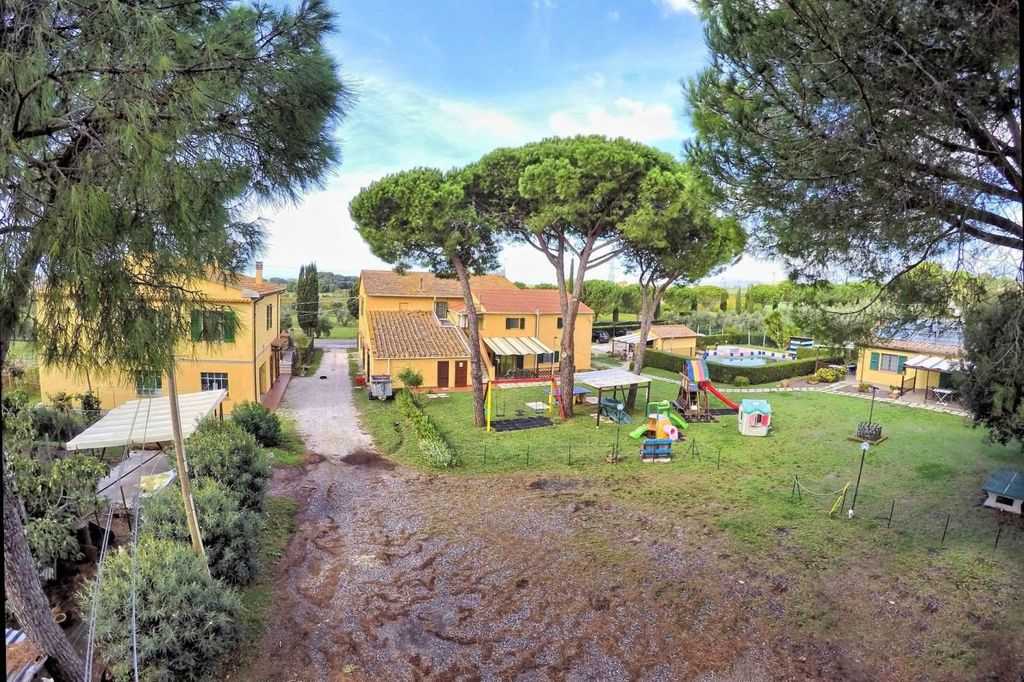 30 bedroom exclusive country house for sale in Via Potenza, Cecina