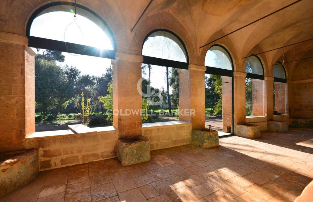 Prestigiosa villa di 1200 mq in vendita Via Vincenzo Ruggero, San Vito dei Normanni, Puglia