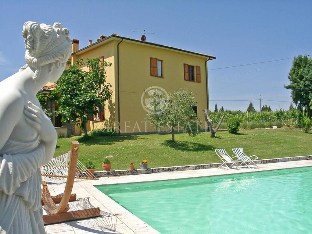 Lussuoso casale in vendita Lucignano, Toscana