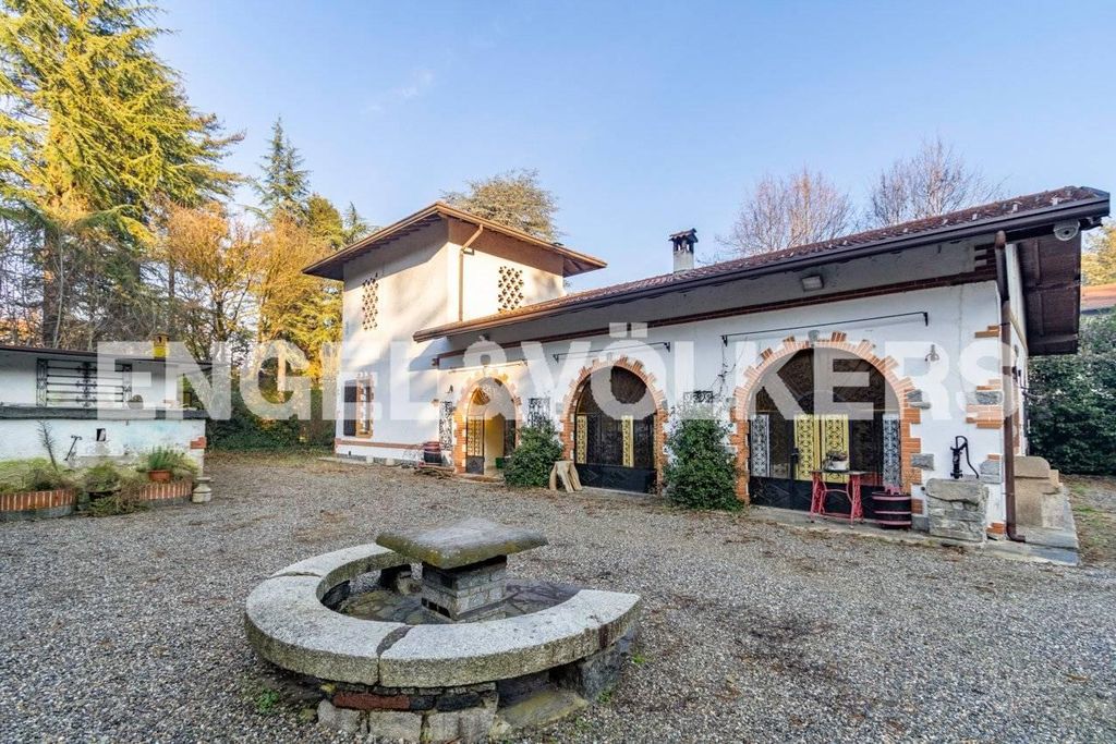 Villa in vendita Via Caduti di Cefalonia, Somma Lombardo, Varese, Lombardia